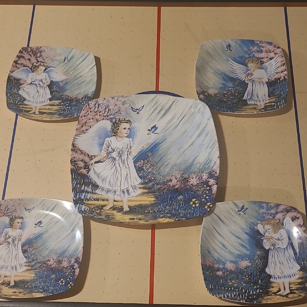 Angel Themed Square Plates Set